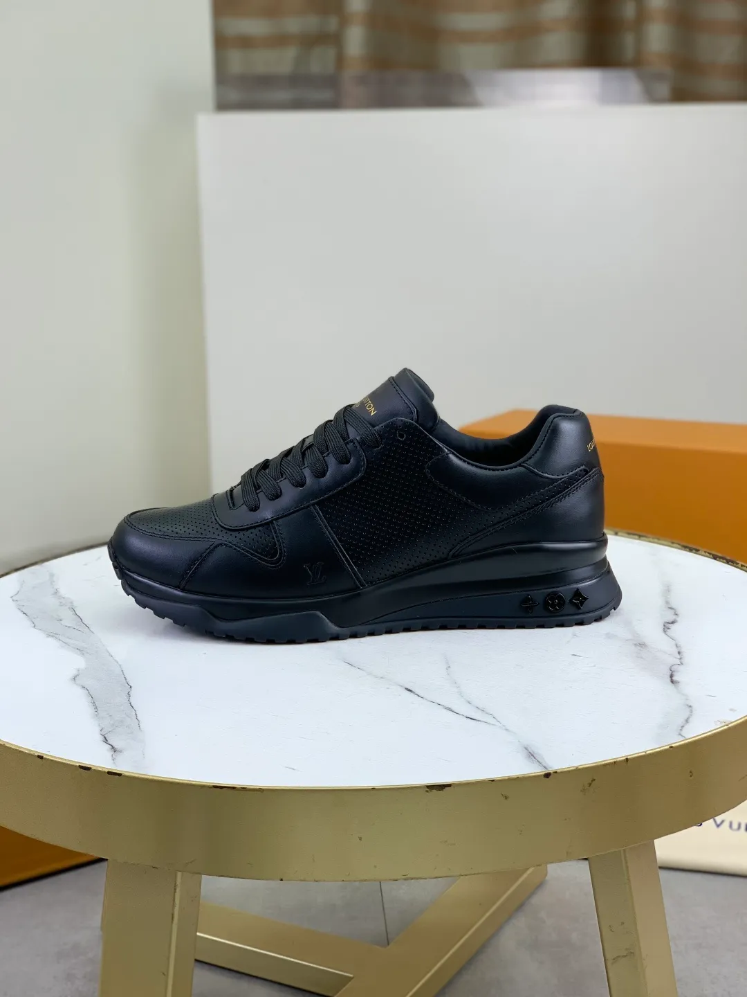 Men's men's shoes P680 new style 💶[LOUIS VUITTON] (original order) new style 🍀LV Louis Vuitton * - top version of LV classic trendy shoes! Use imported original cowhide and water-dyed cowhide lining. The latest original wear-resistant TPU combination outsole! High quality products! Multiple colors available, code number: 39-45 (46 customized)